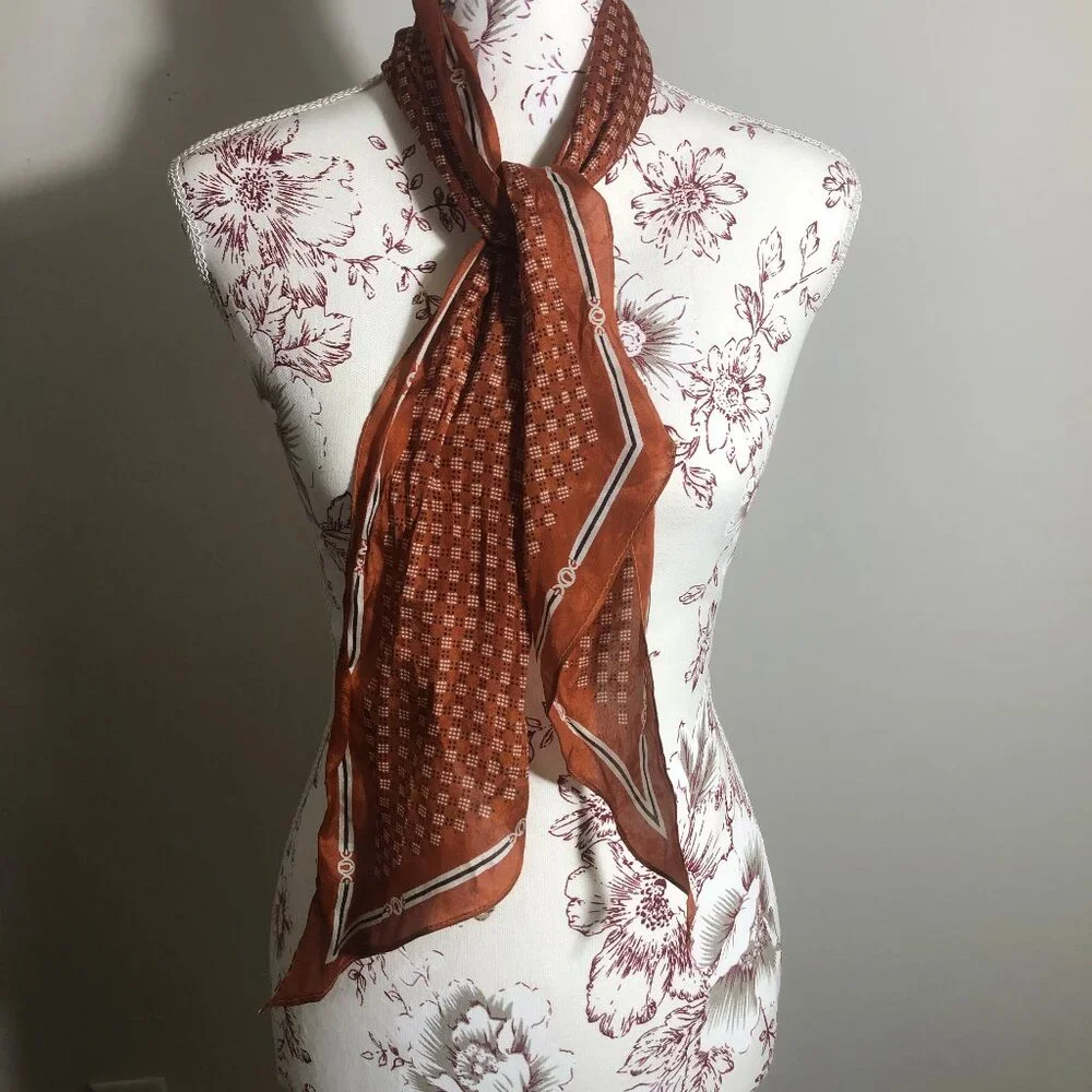 Embrace this Vintage Japanese Silk Neckerchief | Chidorigoshi Pattern - Picture 4 of 6